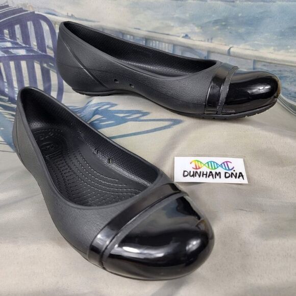 Crocs Flats Women's 6  - Picture 2 of 12